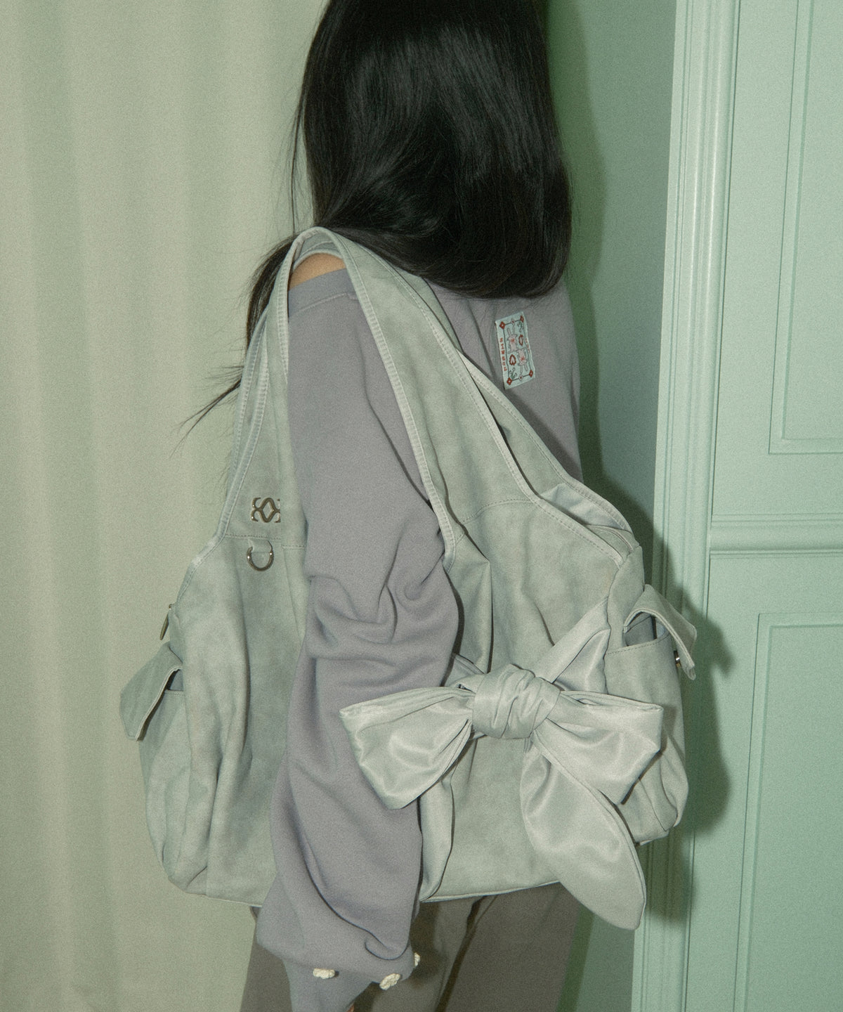 Bow Shoulder Bag (Nubuck Light Grey)