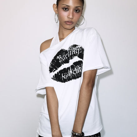 KISSING ONE-SHOULDER TOP (WHITE)