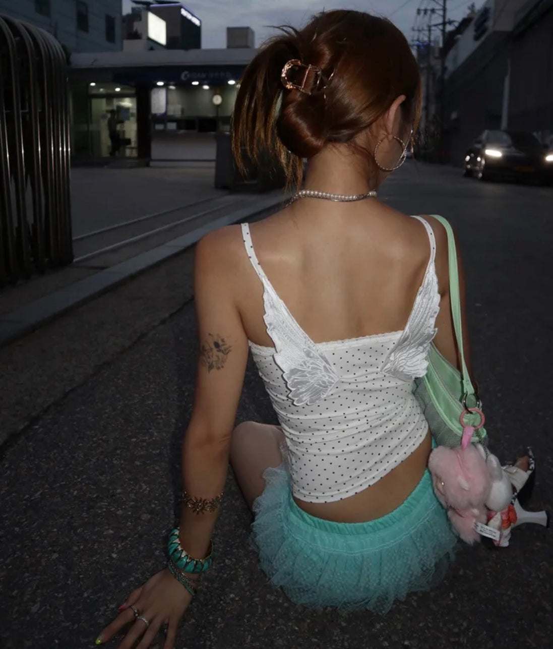 angel wing sleeveless (white dot)