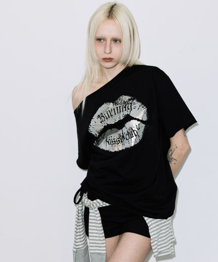 KISSING ONE-SHOULDER TOP (BLACK)