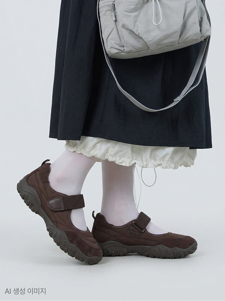 Maryjane Sneakers (Brown)
