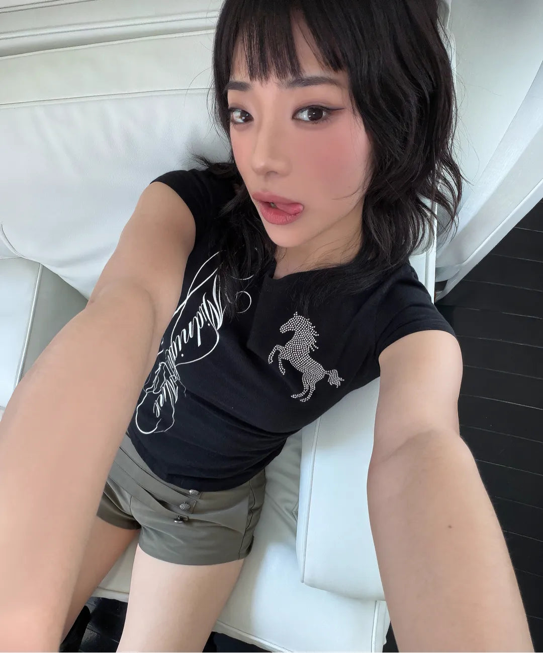 cb horse t (black)