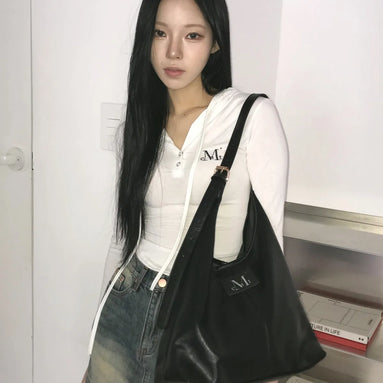 CRESCENT LEATHER SHOULDER BAG (BLACK)