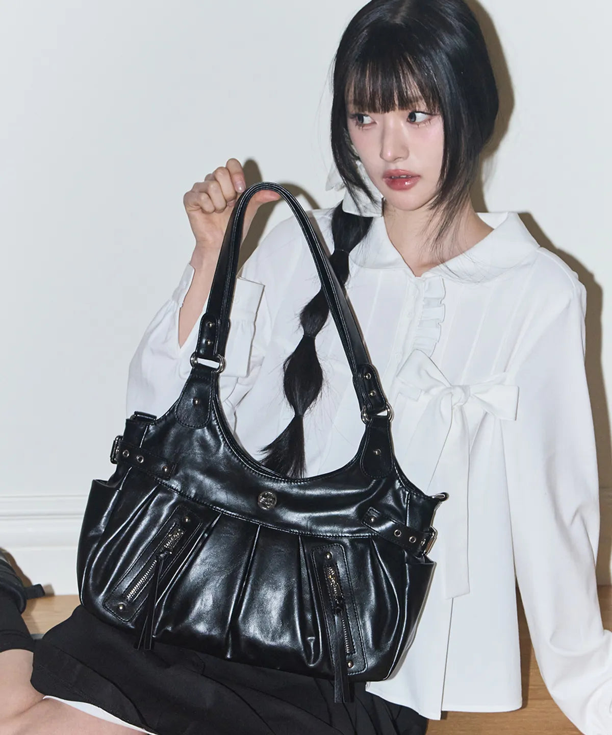 ambler buckle shoulder bag (black)