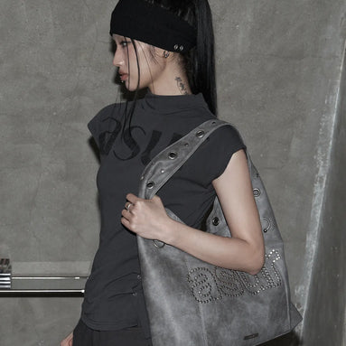 Crash eyelet shoulder bag (charcoal)