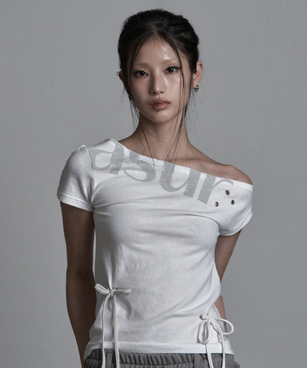 PUNCHING UNBALANCE OFF SHOULDER T-SHIRT (WHITE)