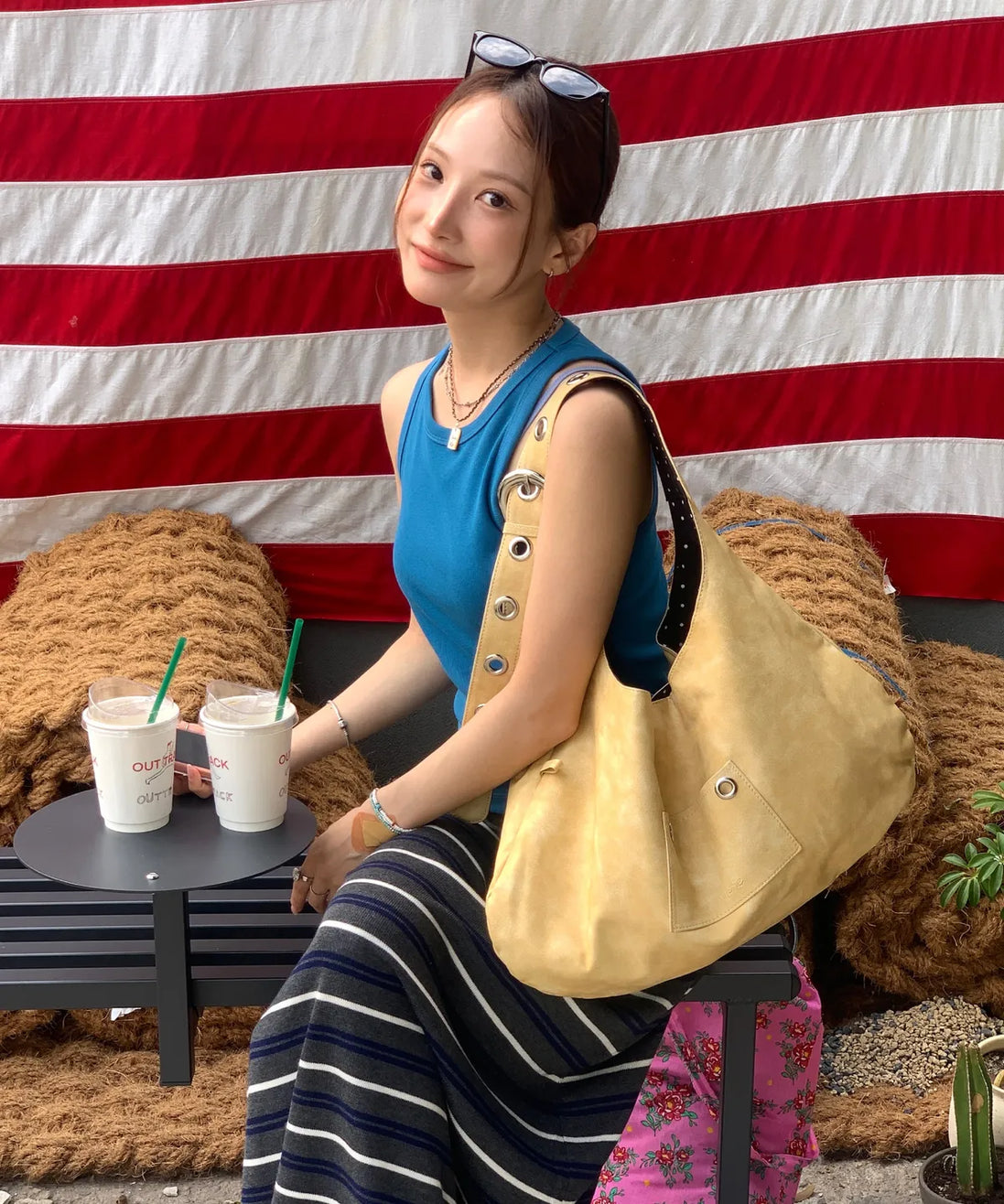 BUCKLE REVERSIBLE SHOULDER BAG (BUTTER)