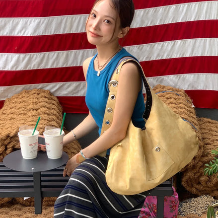 BUCKLE REVERSIBLE SHOULDER BAG (BUTTER)