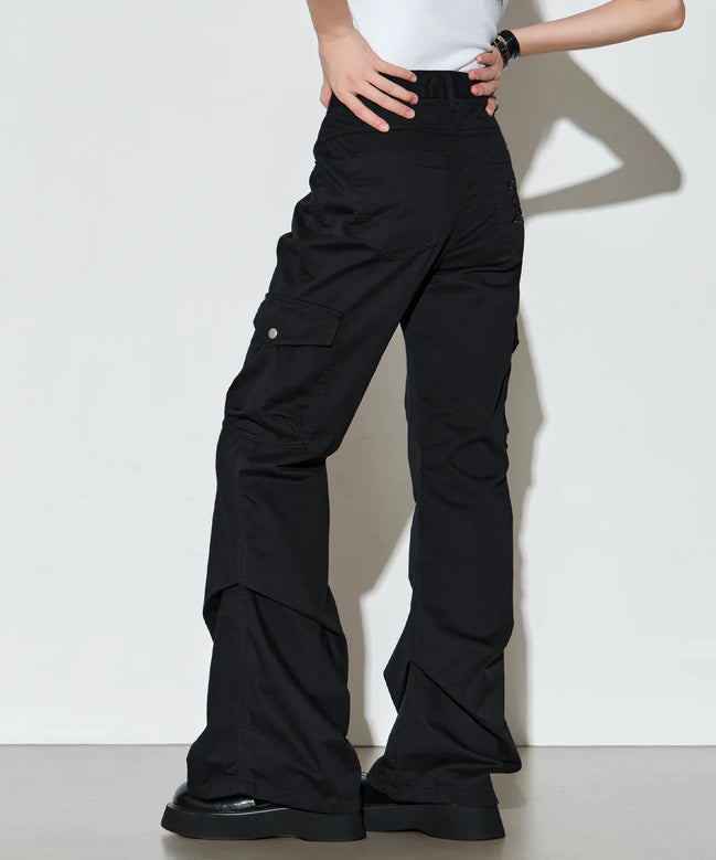 Flowing Pleated Pigment Bootcut Pants (Black)