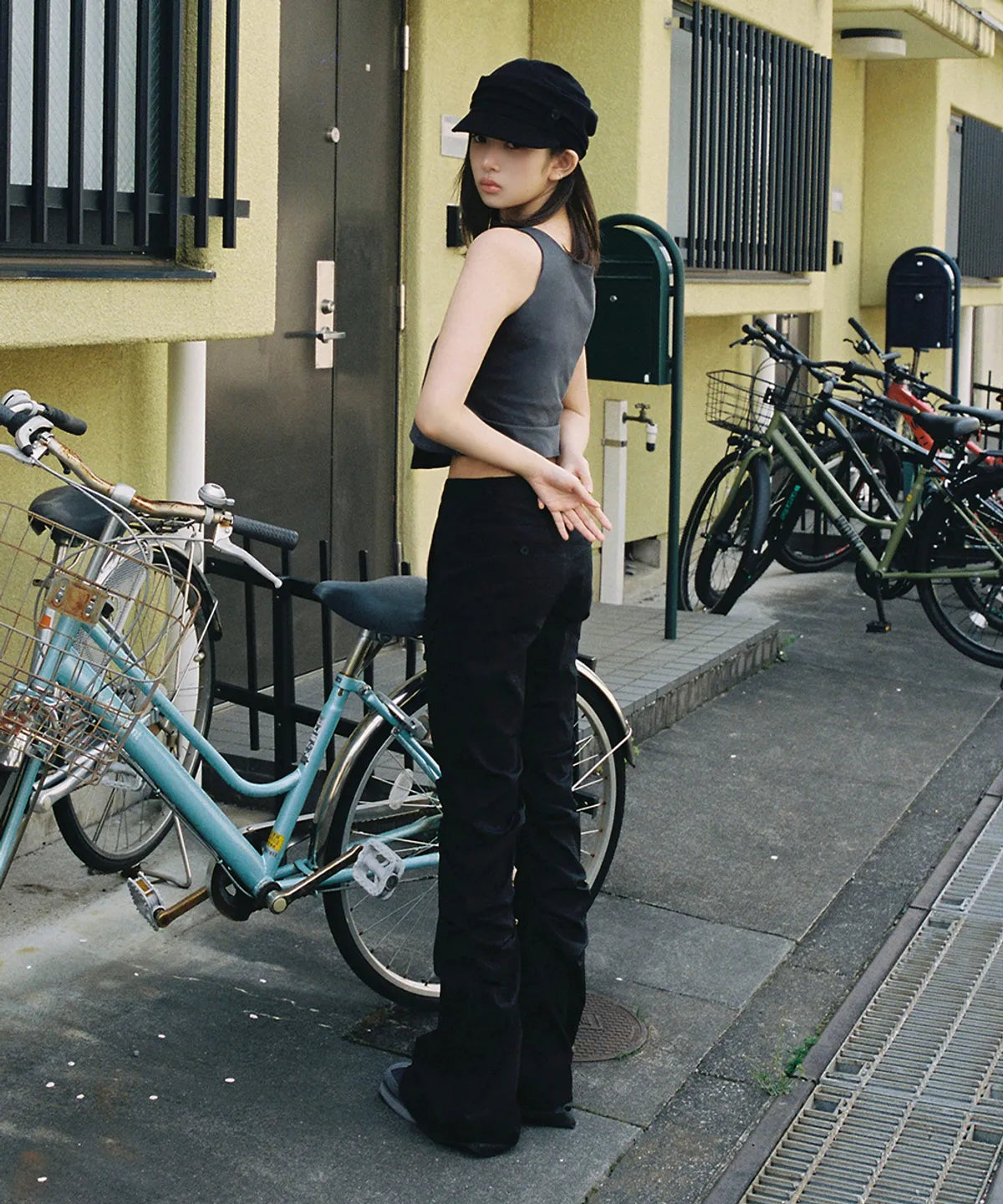 (rei同款) Shirring pocket bootscut pants (BLACK)