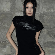 KITSCH SNAP HALF-NECK T-SHIRT (BLACK)