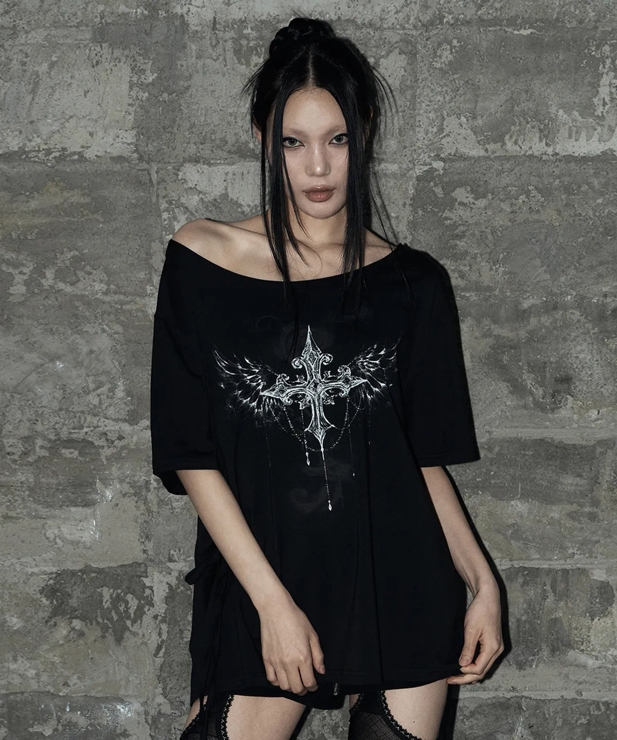 KITSCH EYELET OVERSIZED T-SHIRT (BLACK)