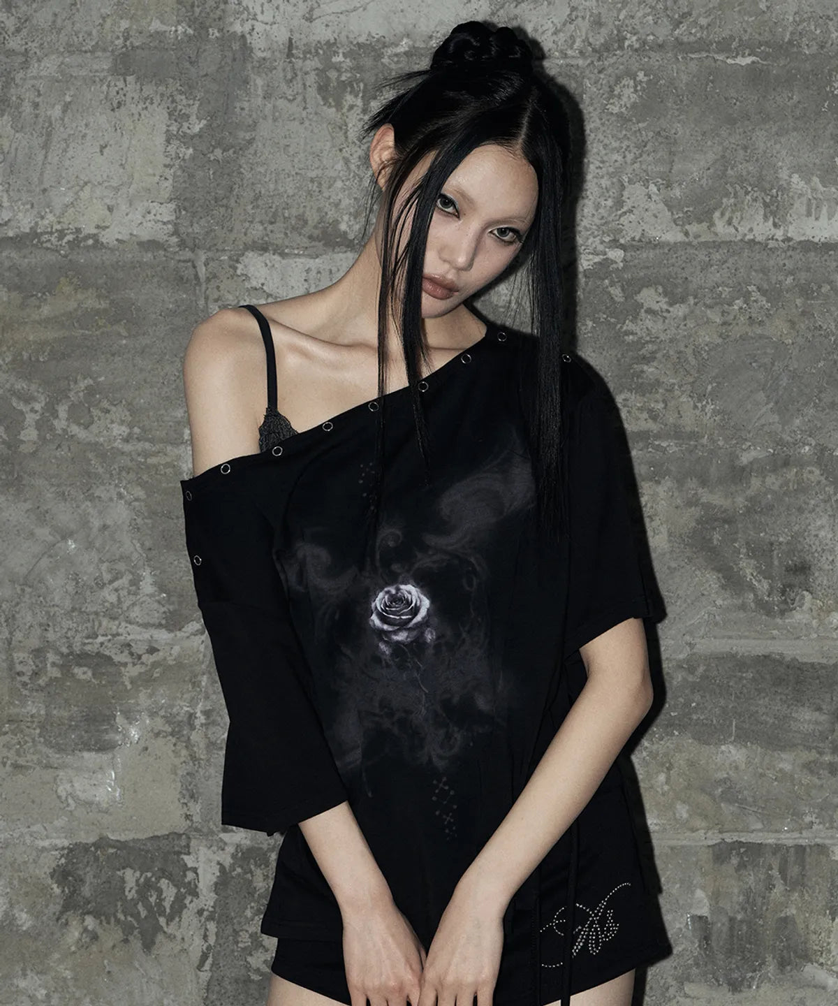 KITSCH ROSE SNAP T-SHIRT (BLACK)