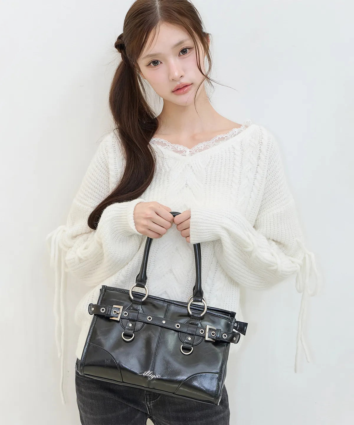 OV Mini Shoulder Bag (Black)