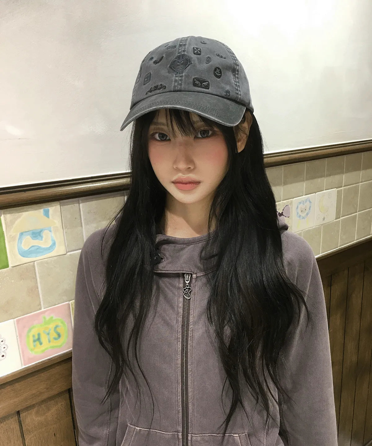 Washed Needlework ballcap (charcoal)