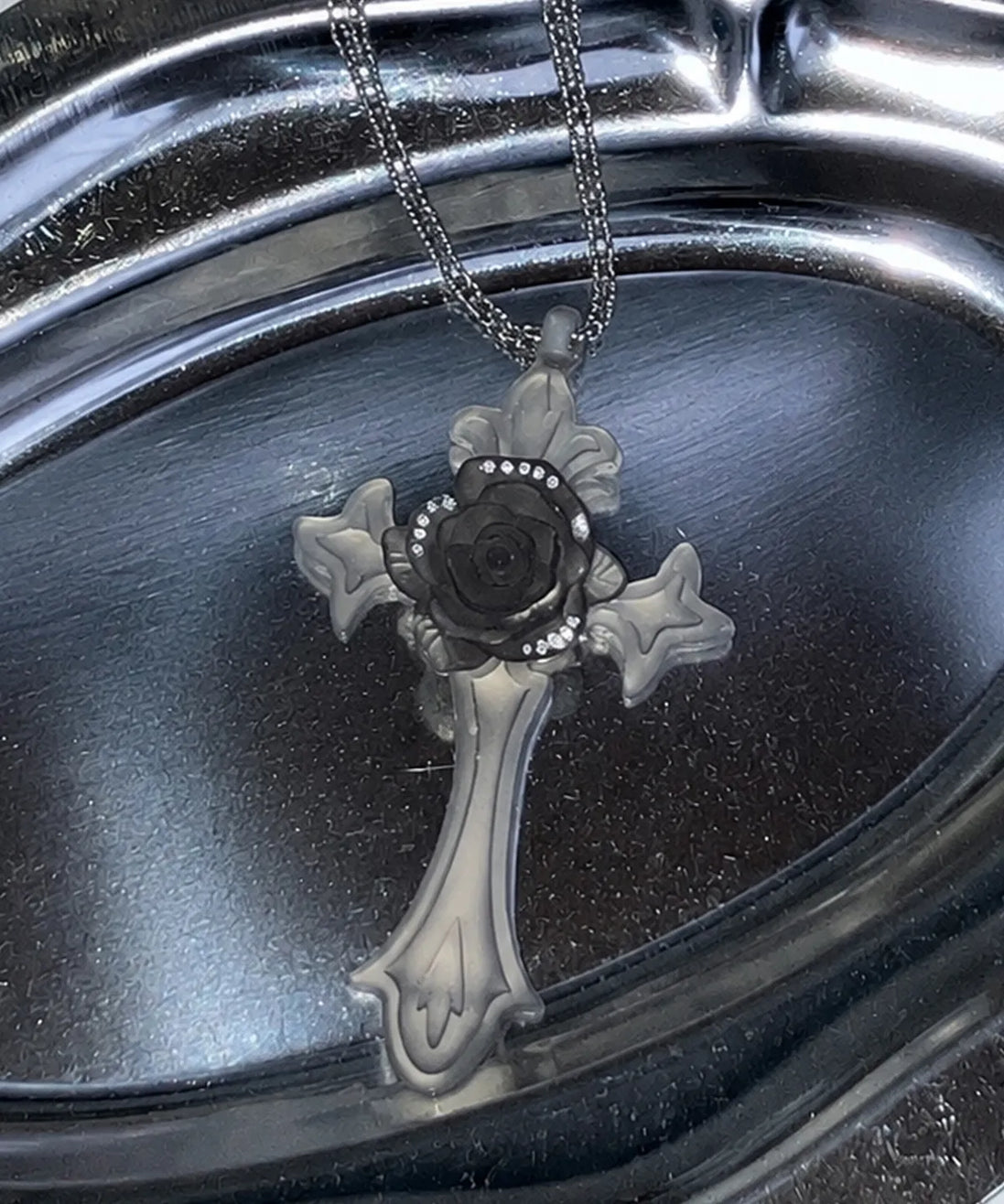 RL ROSE CROSS NECKLACE(BLACK)