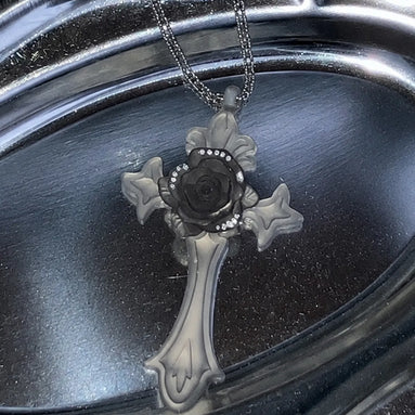 RL ROSE CROSS NECKLACE(BLACK)