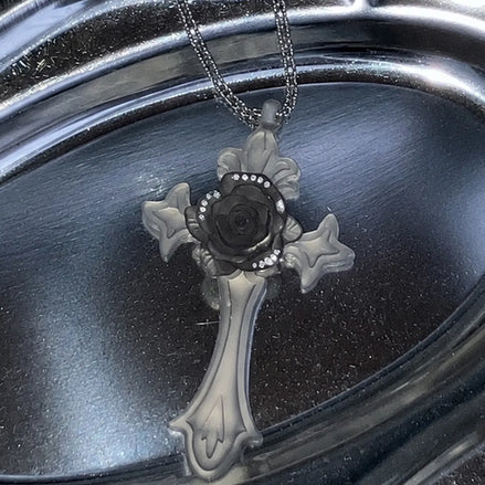 RL ROSE CROSS NECKLACE(BLACK)