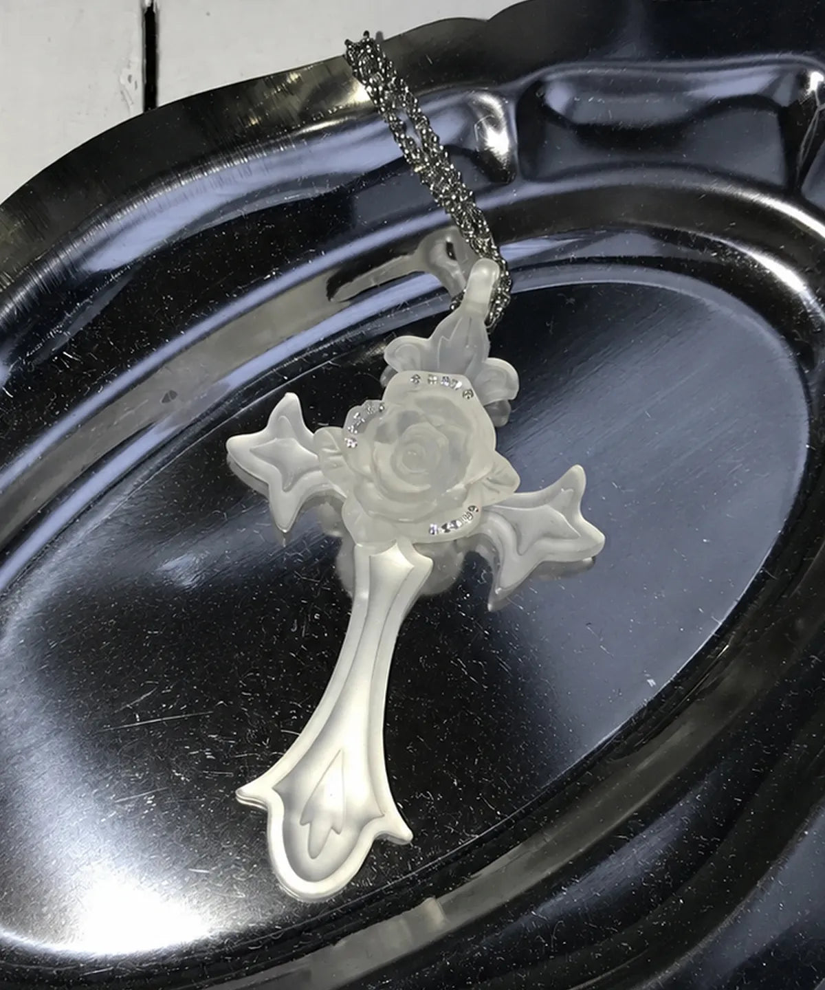 RL ROSE CROSS NECKLACE(WHITE)