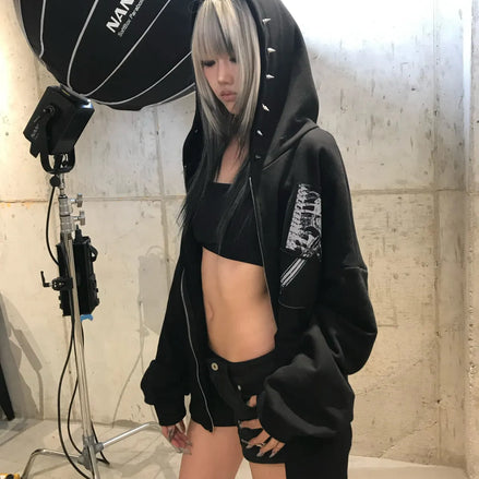PATCH STUDDED HOOD ZIP-UP (BLACK)