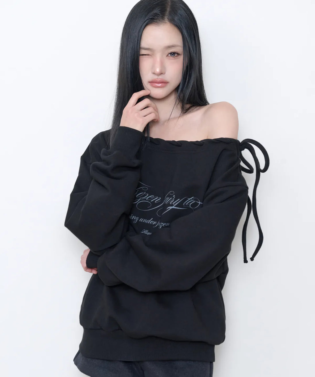 Loop Lettering Sweatshirt (Black)