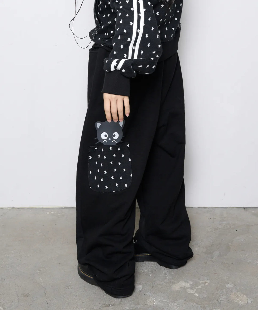 CHOCOCAT STAR POCKET PANTS - BLACK