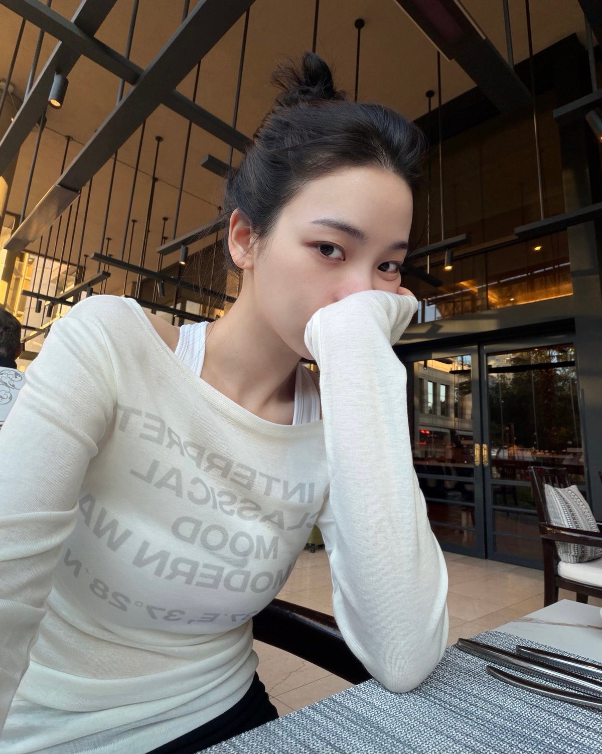(karina同款) See-through Off-shoulder Long Sleeve (White)