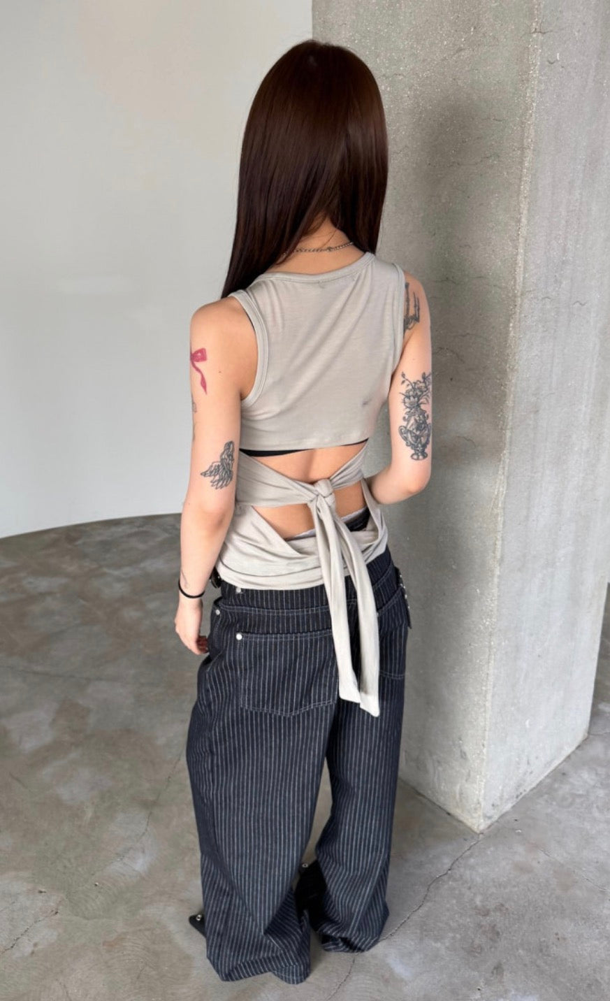 KR DANGEROUS BACK SLEEVELESS (2 Colors)