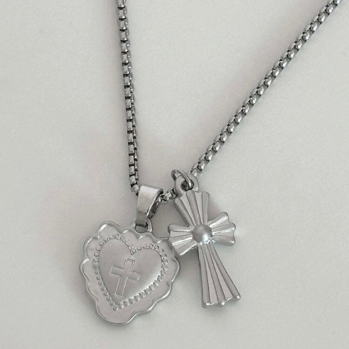 (rei同款) matt heart cross necklace