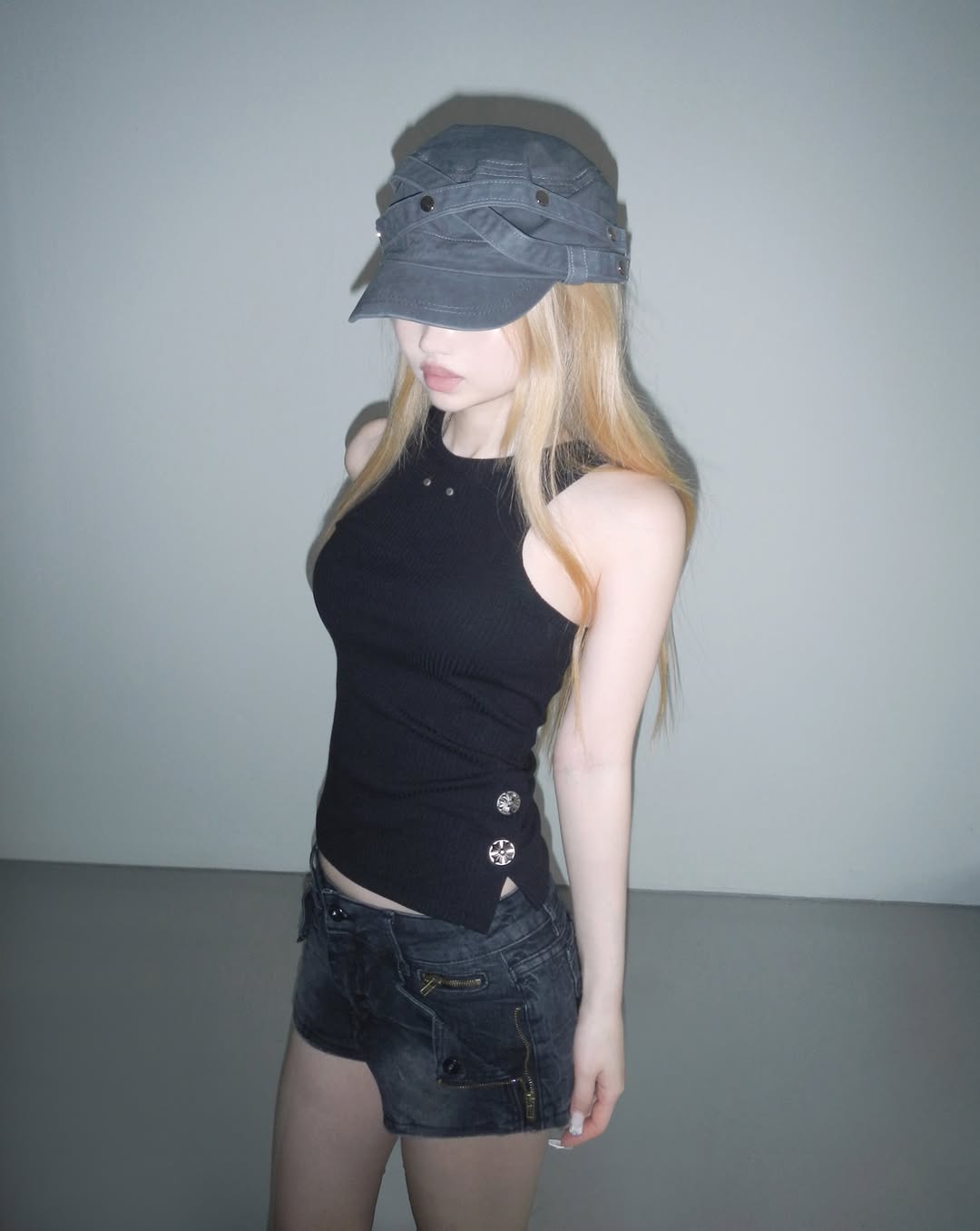 KR BUTTON SLEEVELESS (2 Colors)