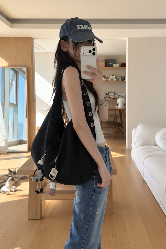 BUCKLE REVERSIBLE SHOULDER BAG (SATIN BLACK)