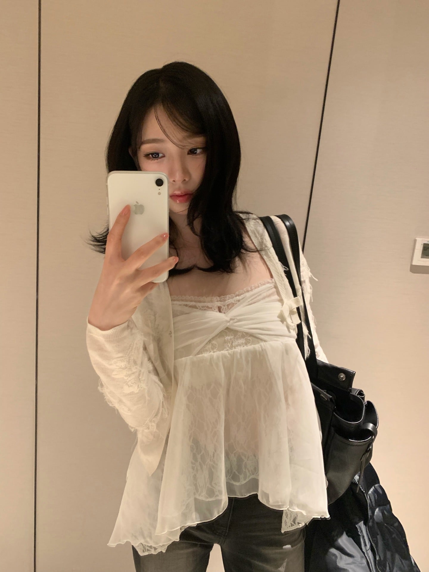 (karina同款) ROSE SHIRRING TOP (white)
