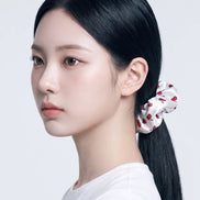 dasio X kirsh scrunchie (white)