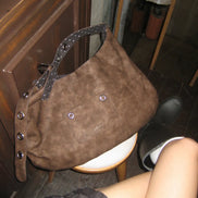 BUCKLE REVERSIBLE SHOULDER BAG (BROWN)