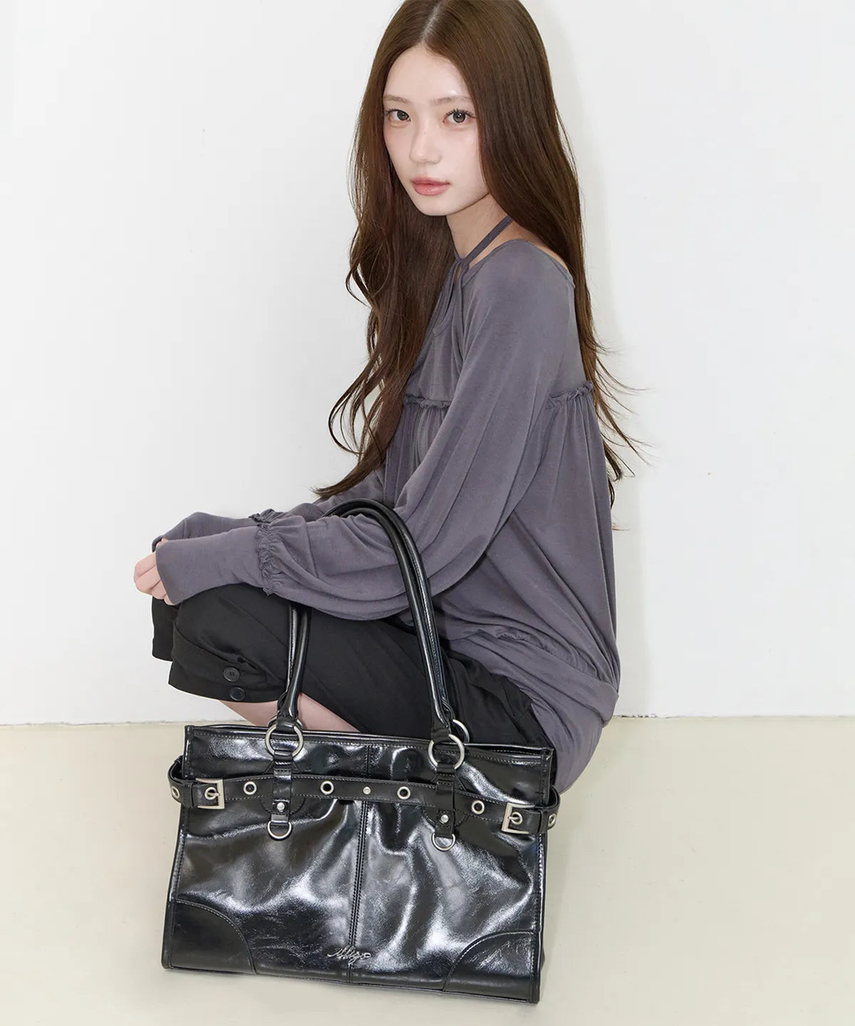 OV Big Shoulder Bag (Black)
