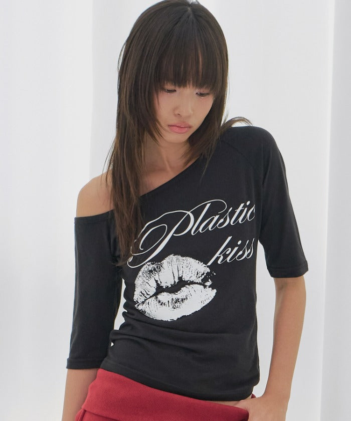 PLASTIC KISS ONE-SHOULDER TOP (BLACK)