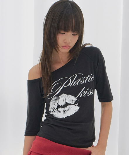 PLASTIC KISS ONE-SHOULDER TOP (BLACK)