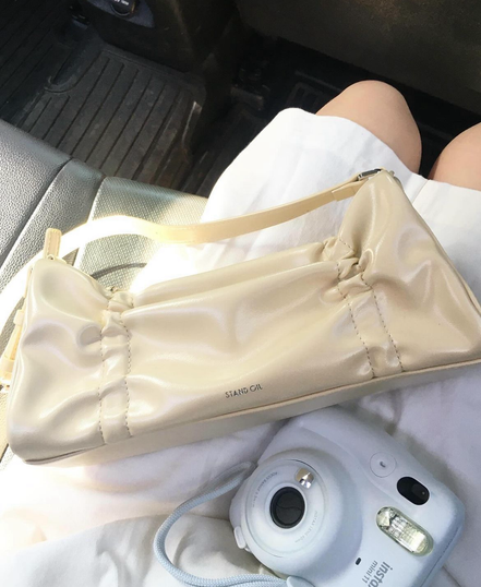 Stand Oil - Pleats Bag BUTTER