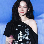 [KARINA同款] illio - LOVER ONE SHOULDER T-SHIRTS (BLACK)