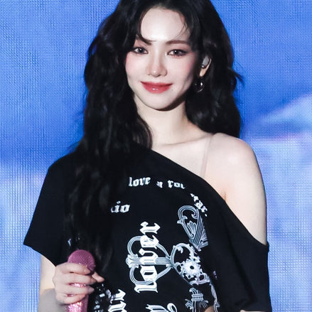 [KARINA同款] illio - LOVER ONE SHOULDER T-SHIRTS (BLACK)