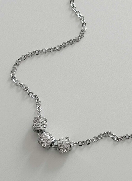 OFUSE - 3 ball cubic choker