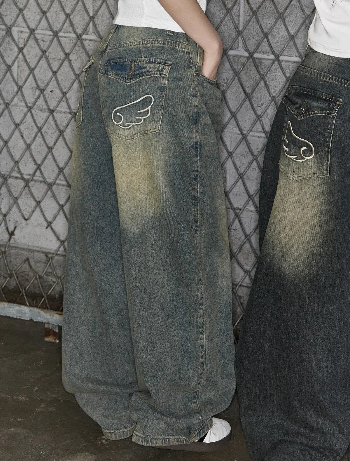 Looxp - Angel Wing Washing Back Pocket Wide Denim (Vintage Medium Blue)