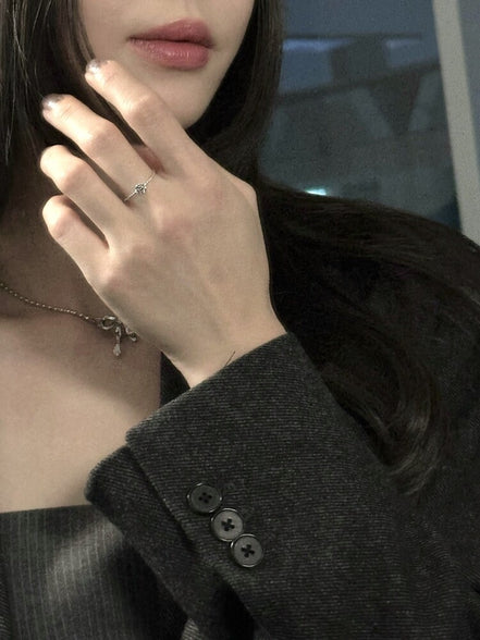 OFUSE - mini rose ring