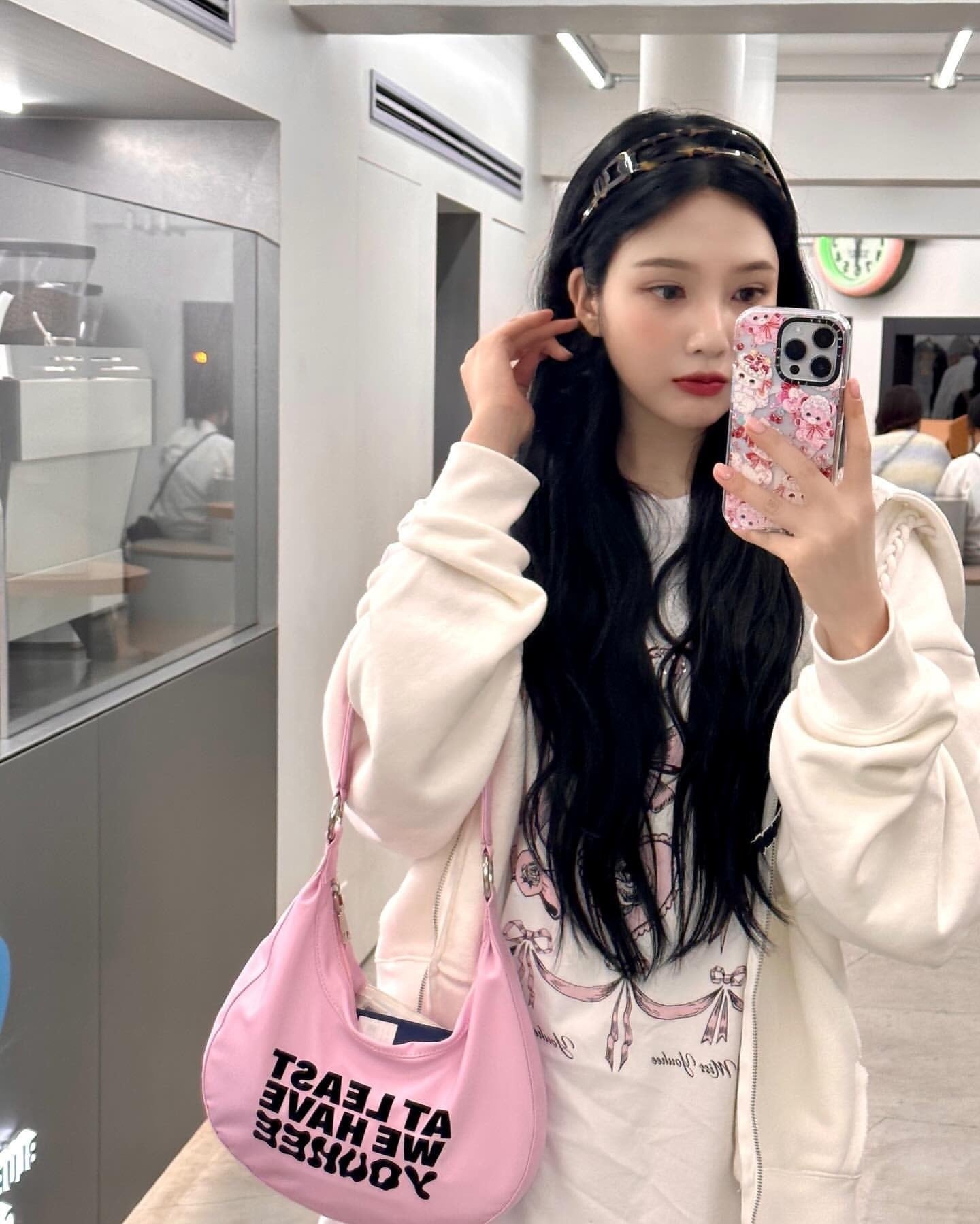 YOUHEE - RIBBON GRAPHIC T-SHIRTS (WHITE) [JOY同款]