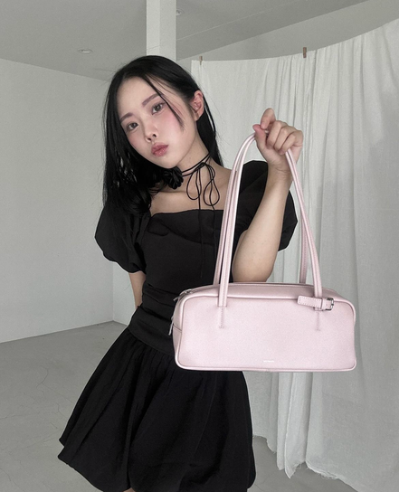 Stand Oil - More Baguette Bag (Baby Pink)