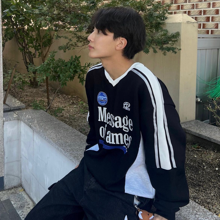 AMES V NECK UNIFORM SWEATSHIRT BLACK