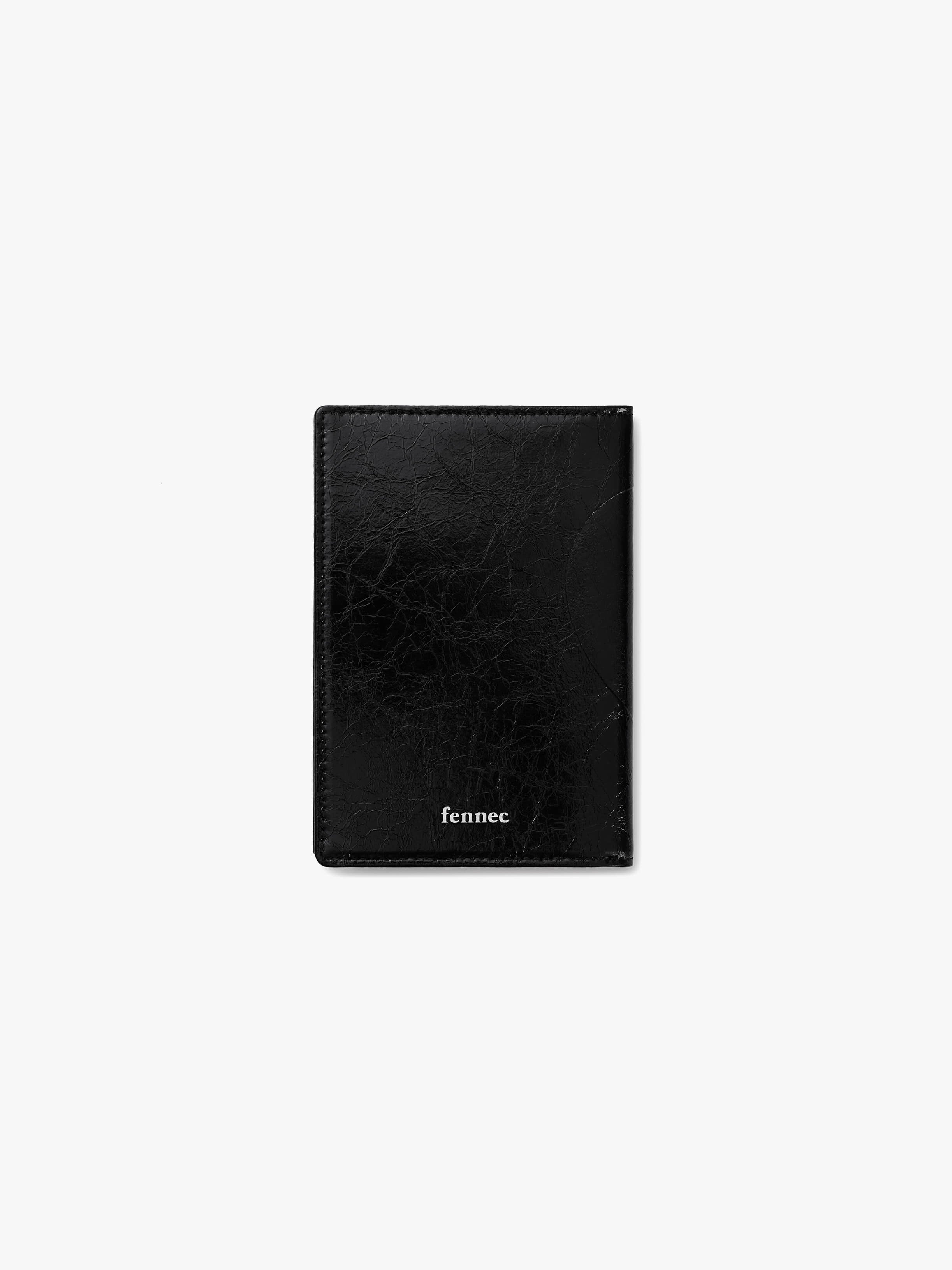 HEARTY PASSPORT CASE (BLACK)