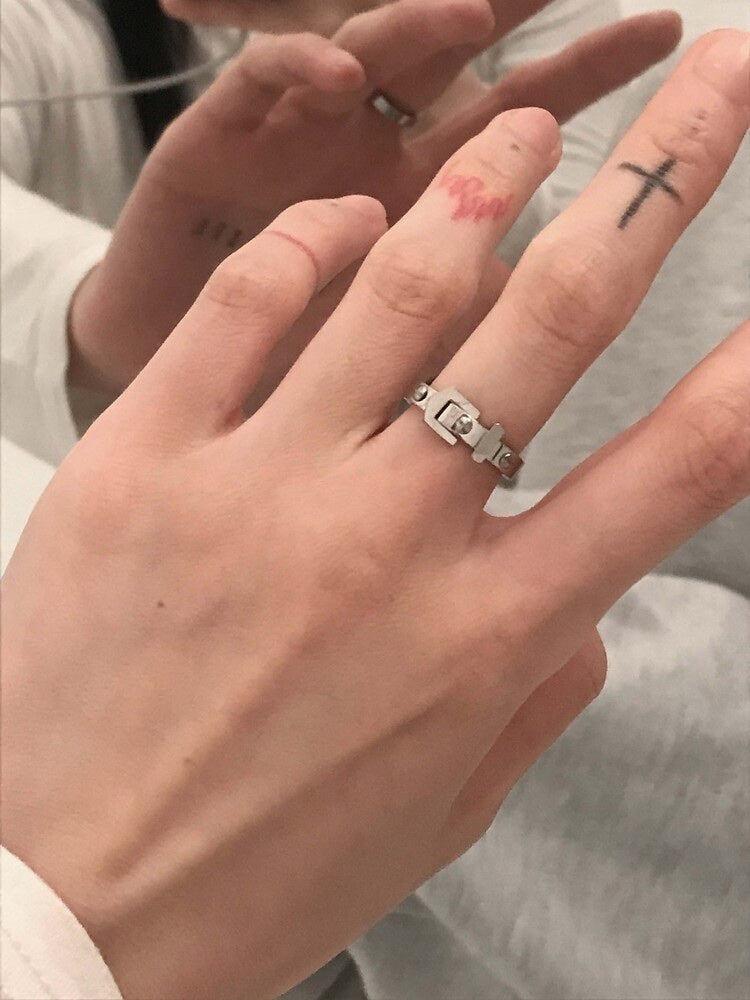 OFUSE - belt ring