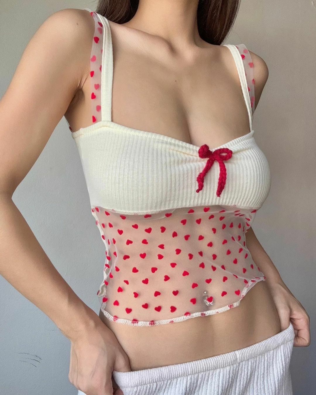 TH HEART BOW SLEEVELESS (RED)