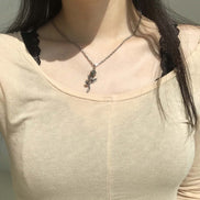 OFUSE - rose necklace